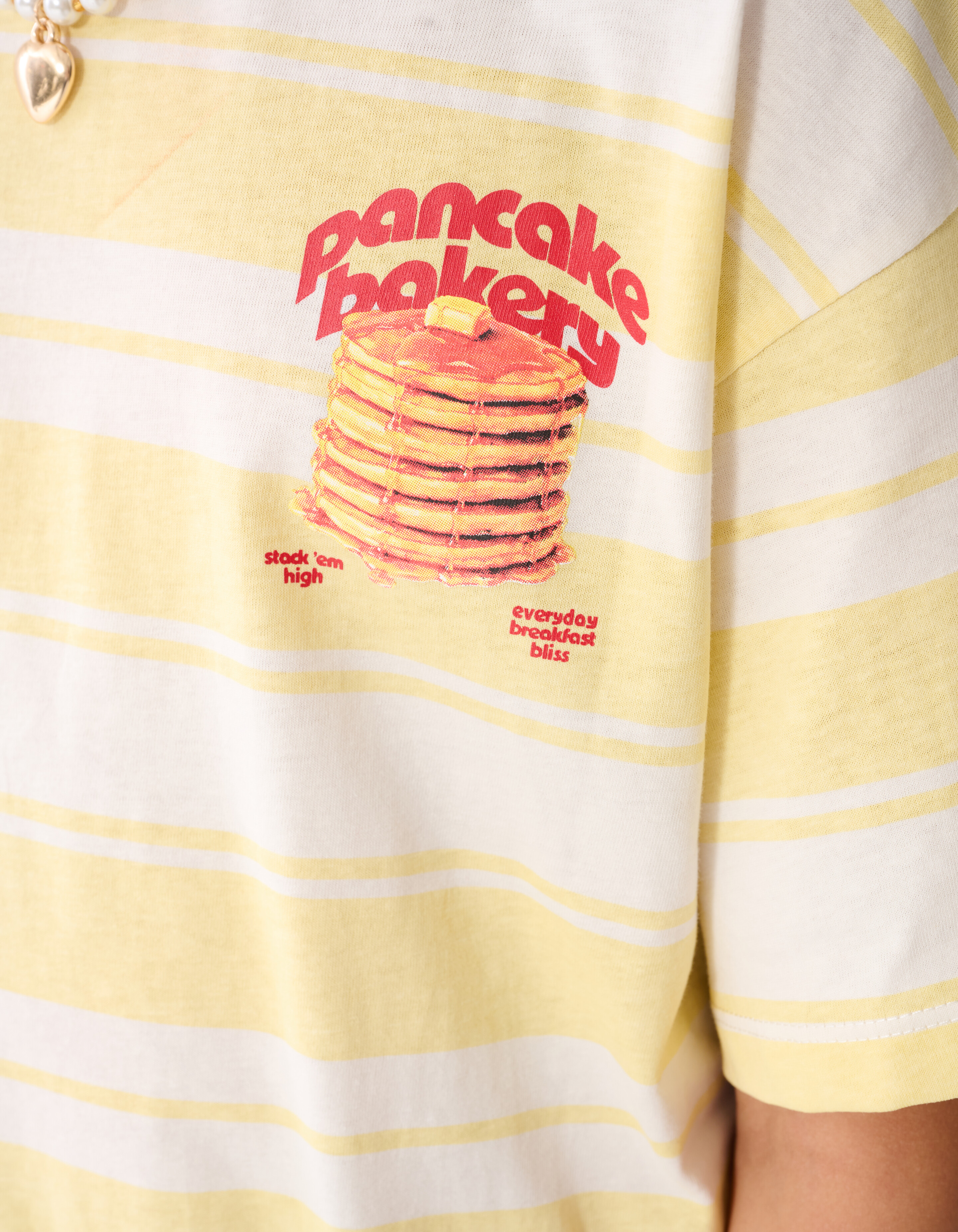 Pancake Bakery Artwork T-Shirt Hellgelb SHOEBY GIRLS