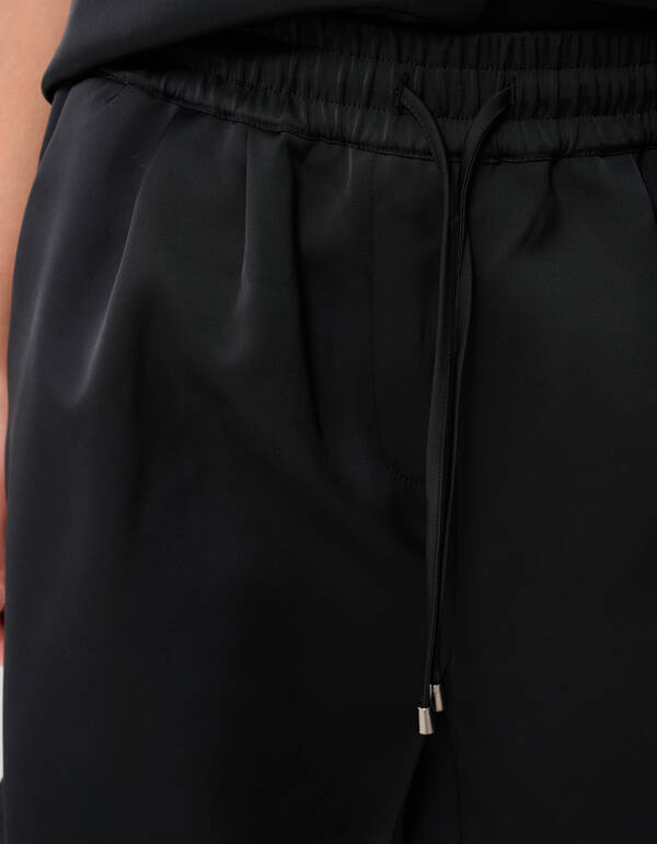 Satinshorts Schwarz von Monica SHOEBY WOMEN