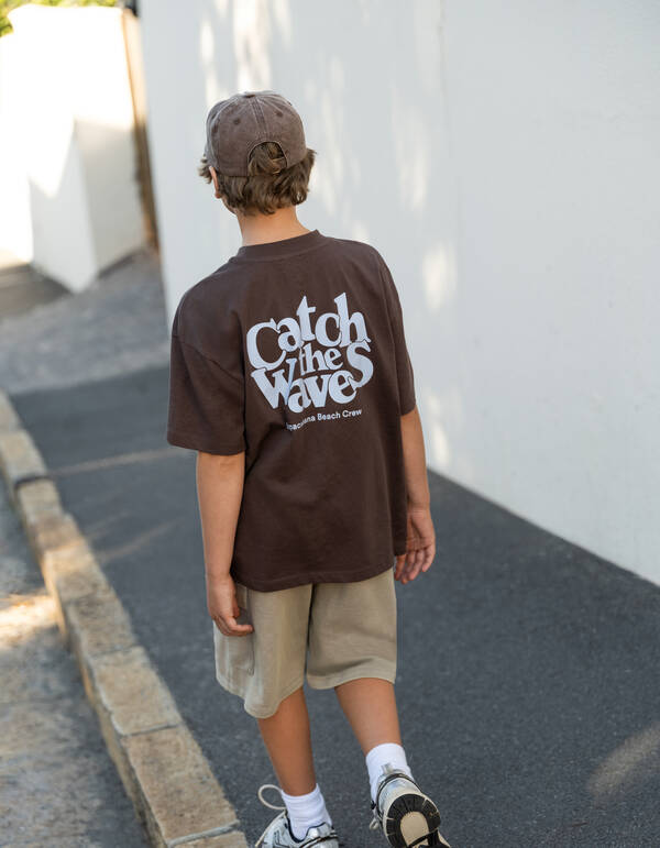 Catch Artwork T-shirt Donkerbruin SHOEBY BOYS