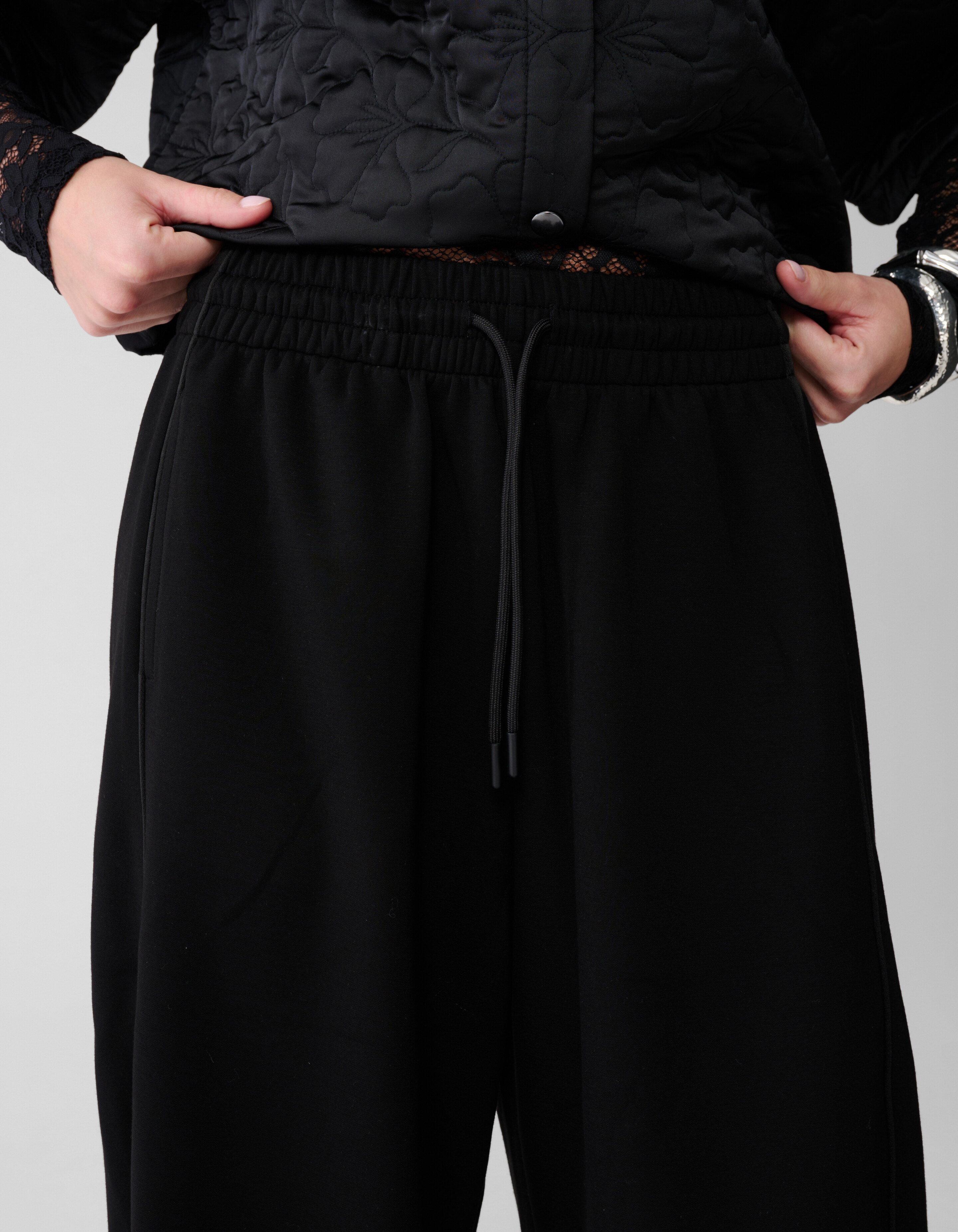 Barrel Fit Jogger Hose Schwarz SHOEBY WOMEN