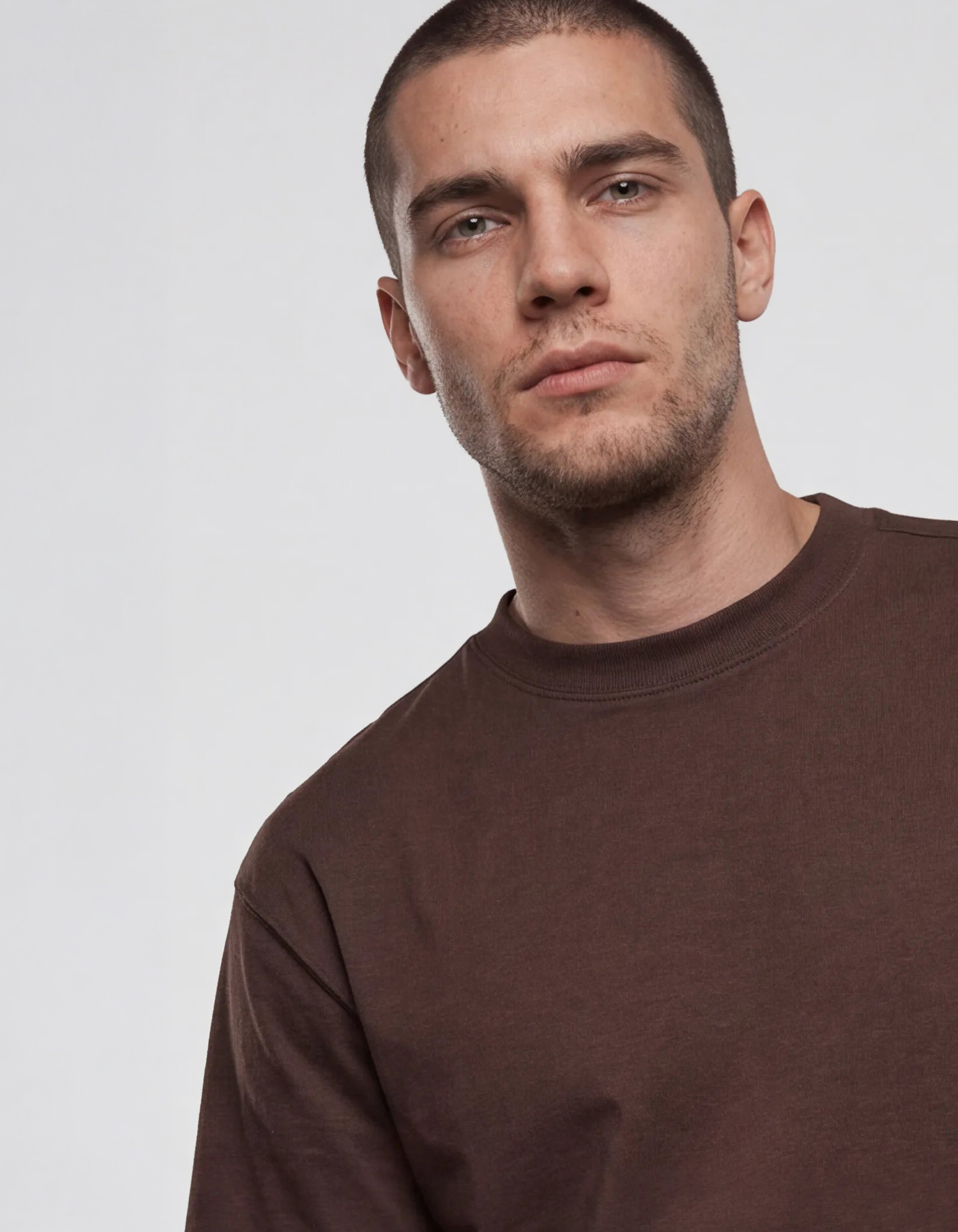 Basis Label T-shirt Donkerbruin SHOEBY MEN