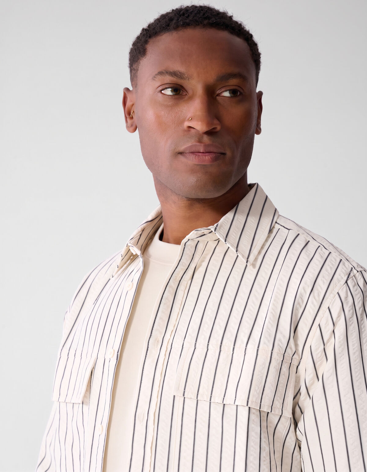 Seersucker-Nadelstreifen-Overshirt Off-White SHOEBY MEN