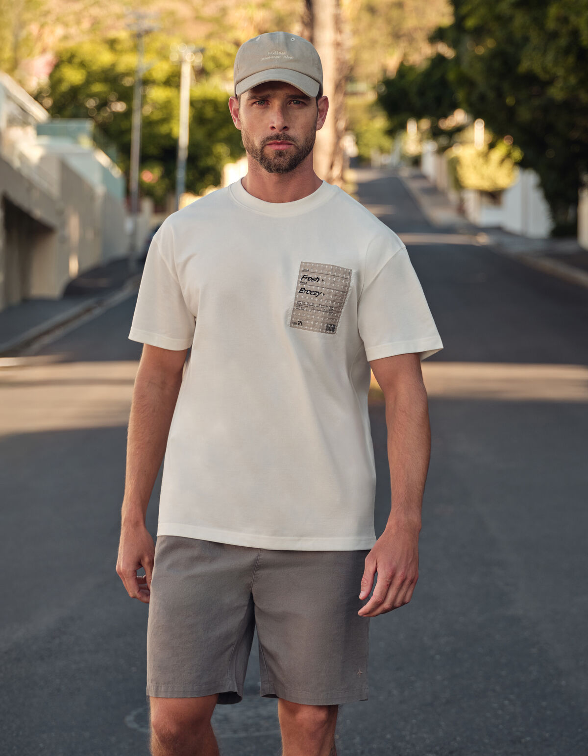Genähtes Kunstwerk T-shirt Gebroken Wit SHOEBY MEN