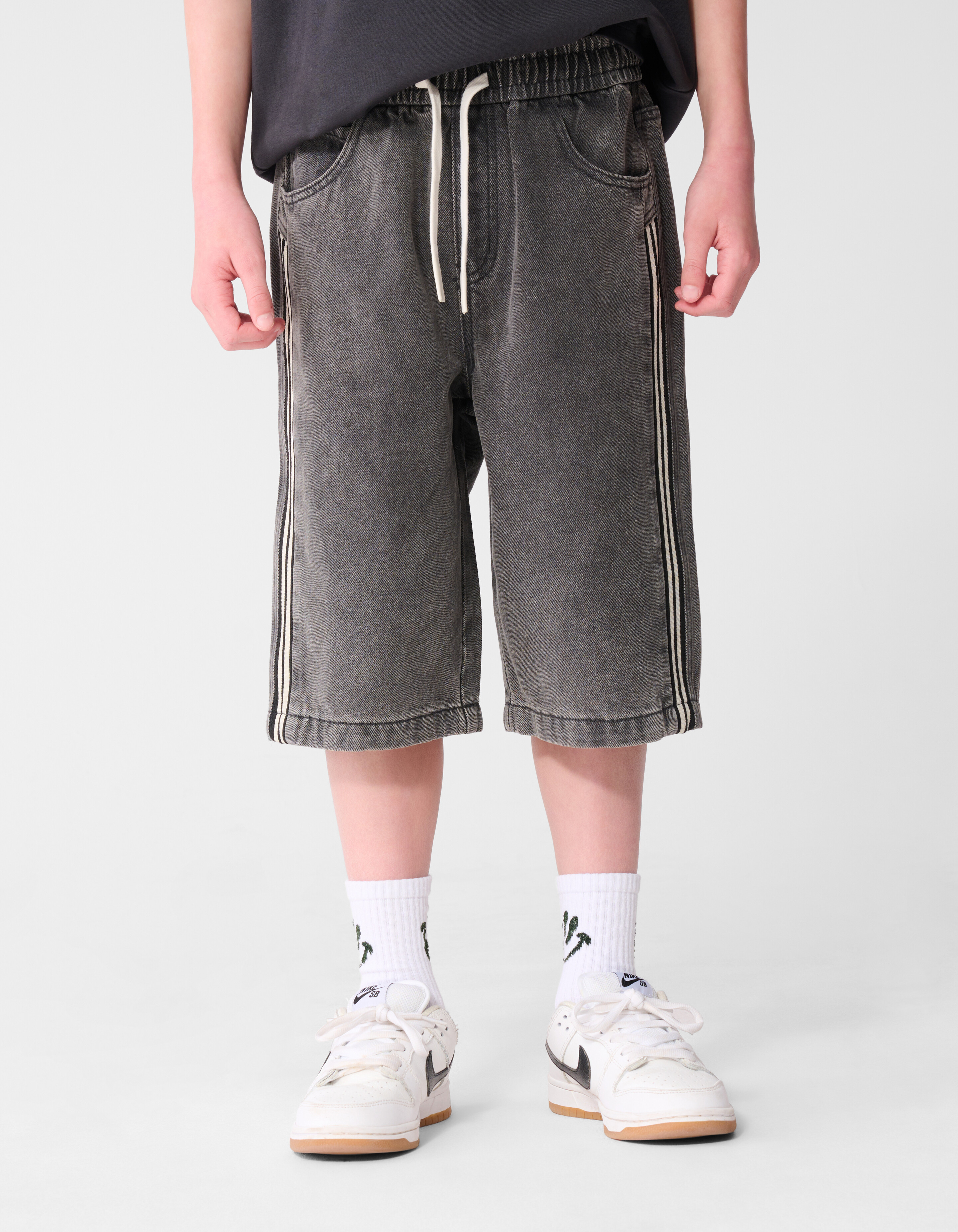 Sportliche Jeansshorts Grau SHOEBY BOYS