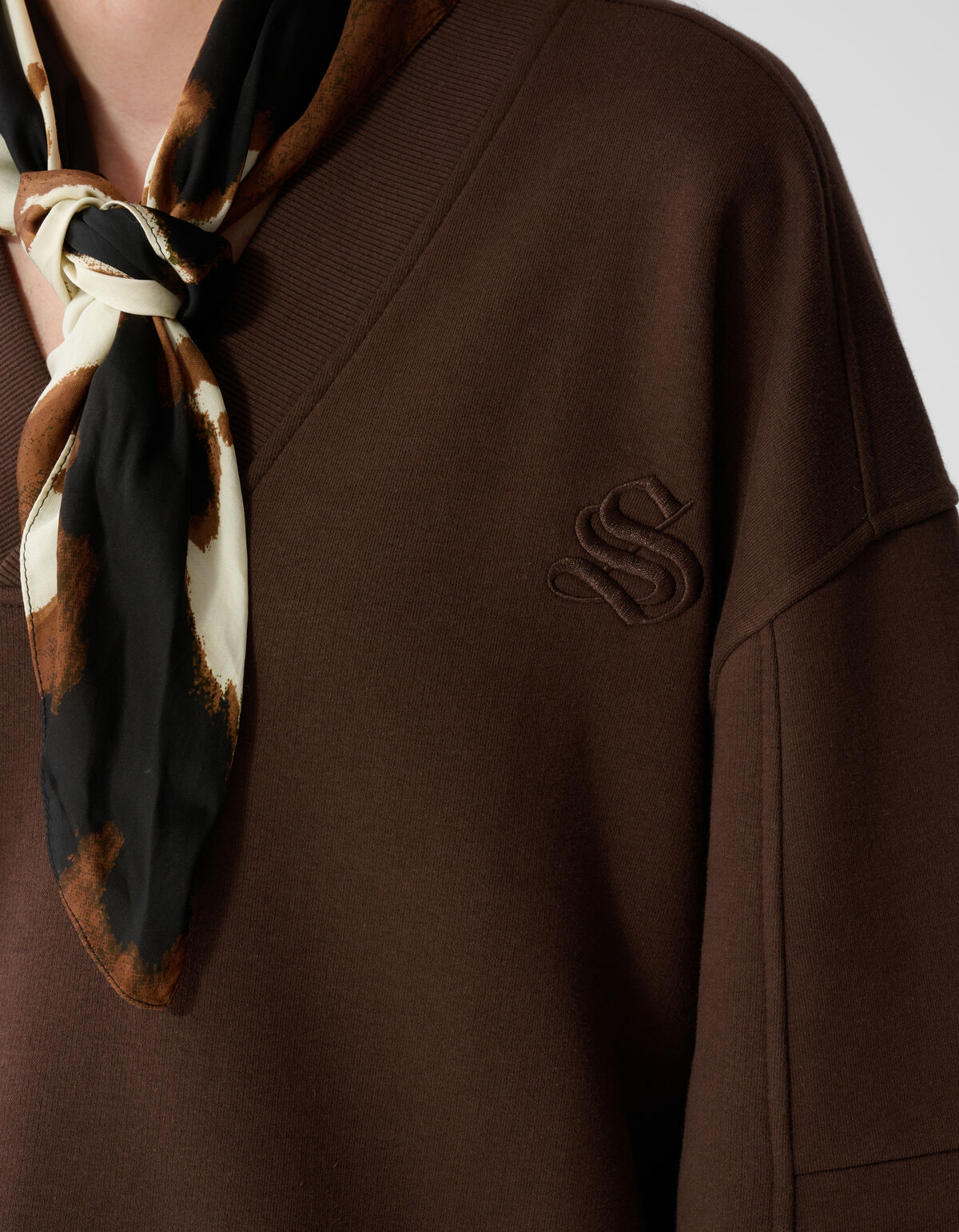 Oversized Pullover mit V-Ausschnitt Dunkelbraun SHOEBY WOMEN