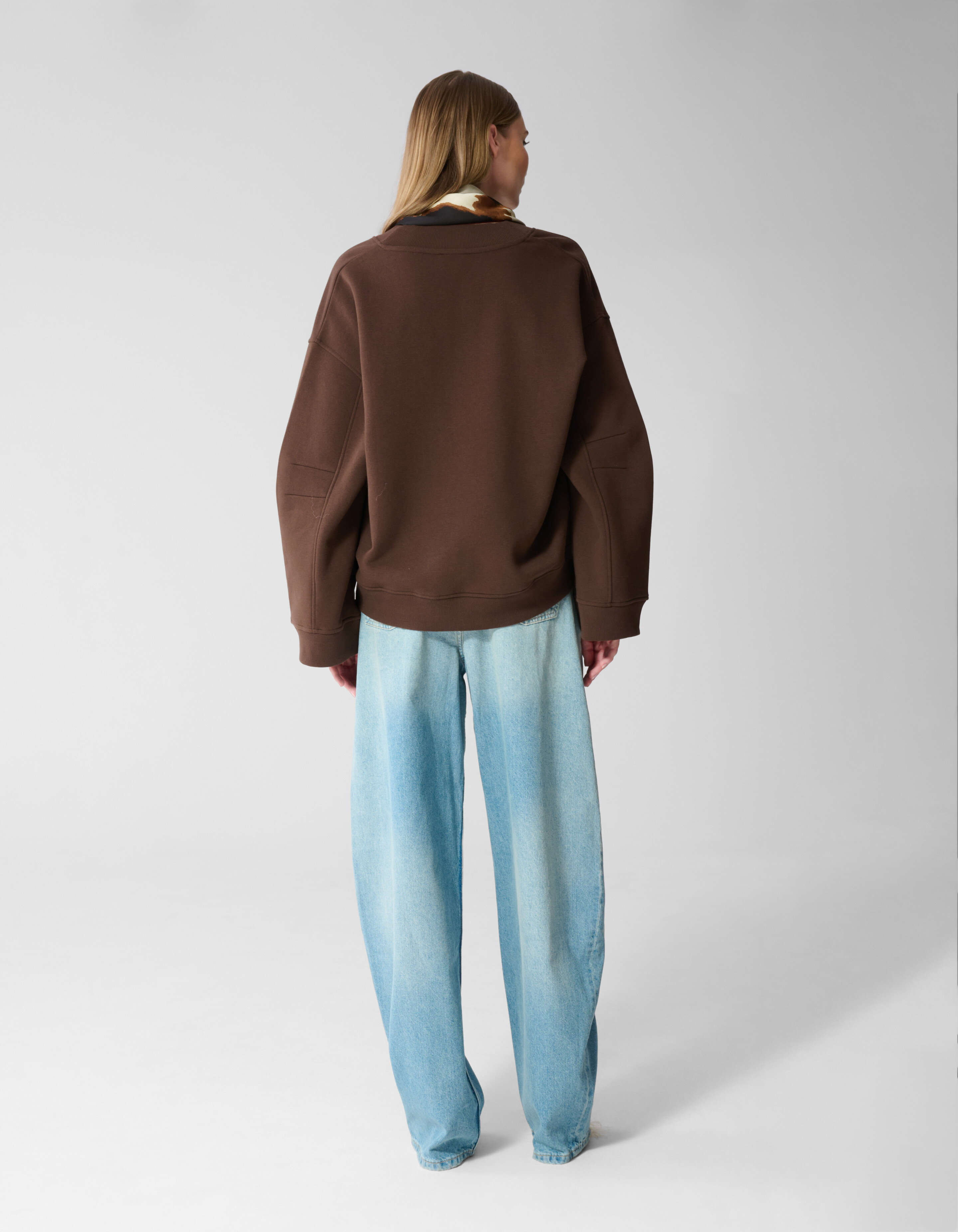 Oversized Pullover mit V-Ausschnitt Dunkelbraun SHOEBY WOMEN
