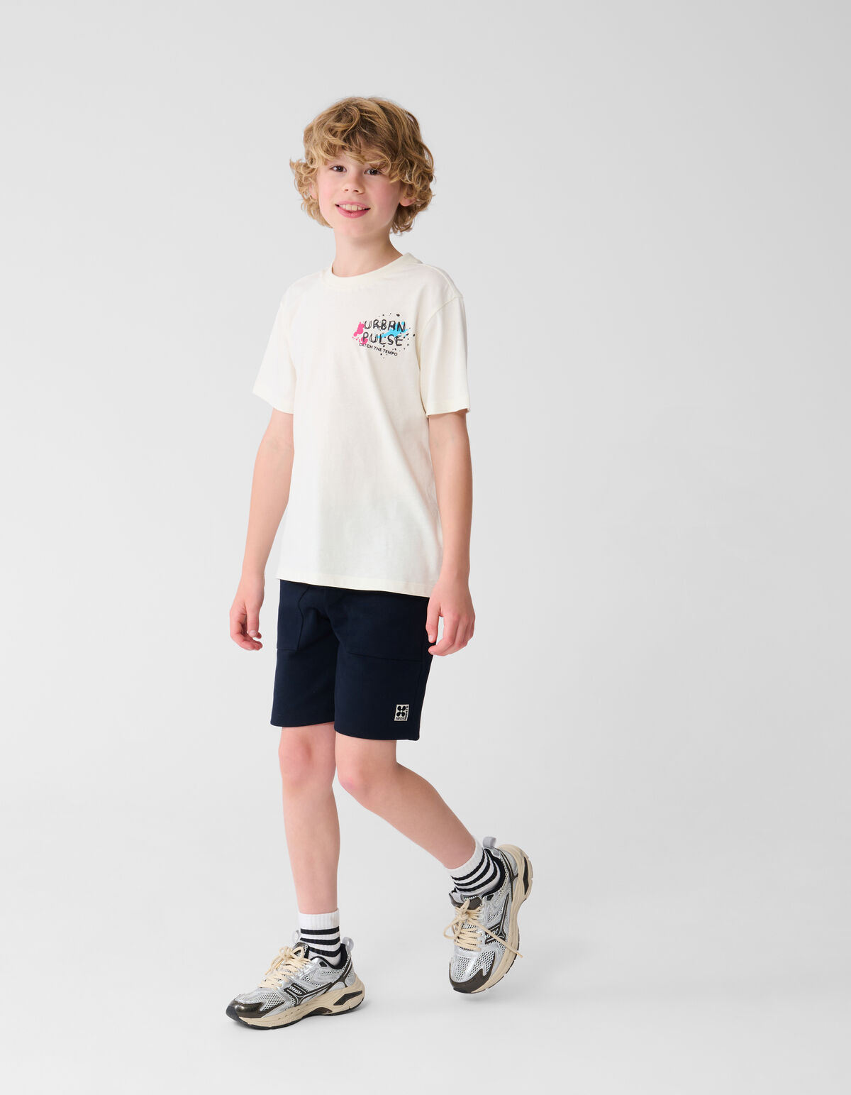 Urban Artwork T-shirt Off White SHOEBY BOYS