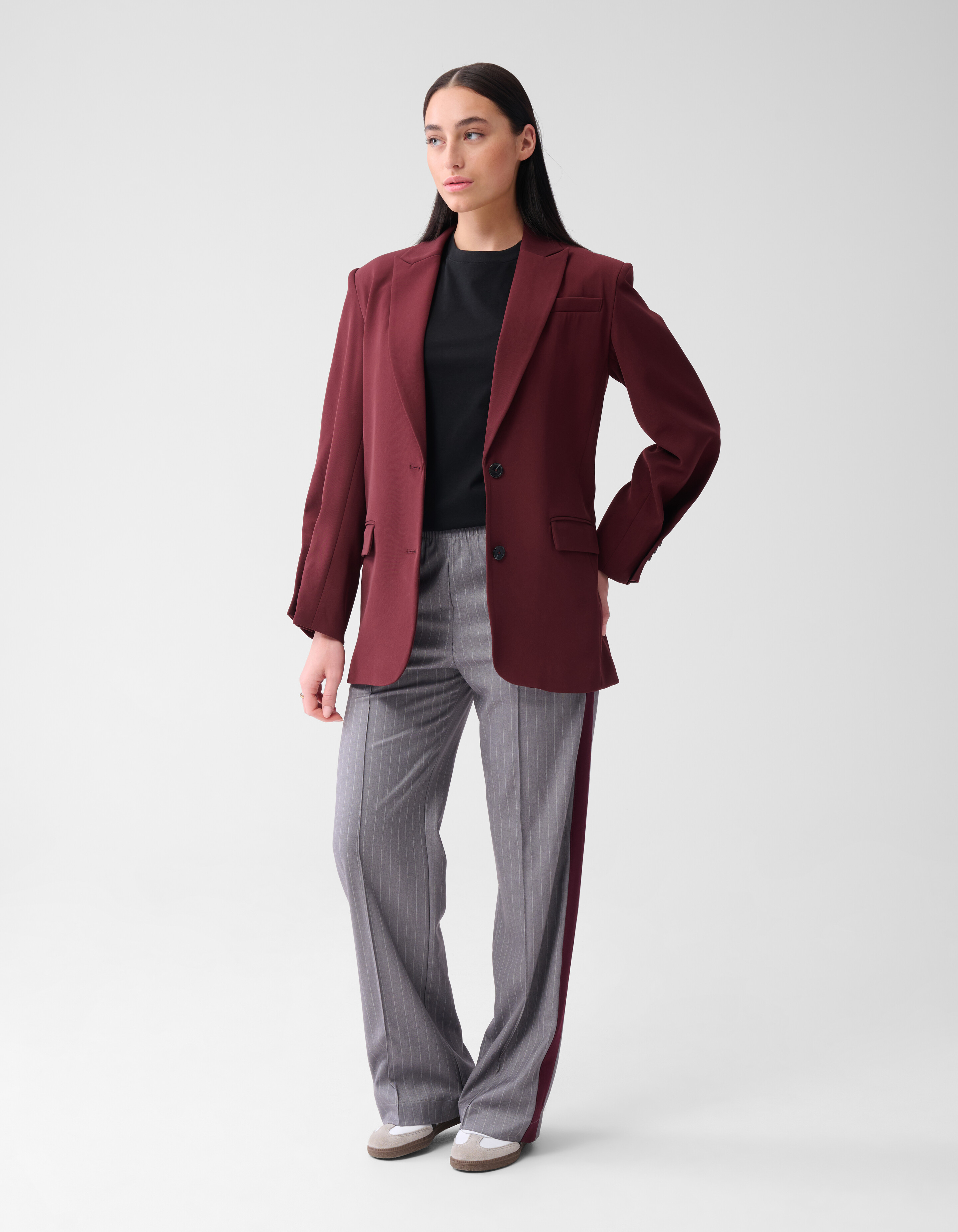 Nadelstreifen-Hose mit weitem Bein in Hellgrau SHOEBY WOMEN